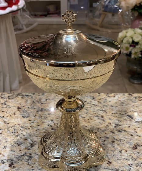 Embossed Vines Ciborium